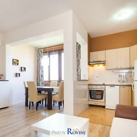 Zora Apartment