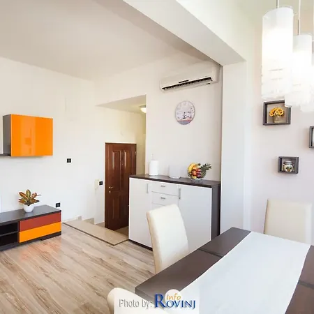 Zora Apartment