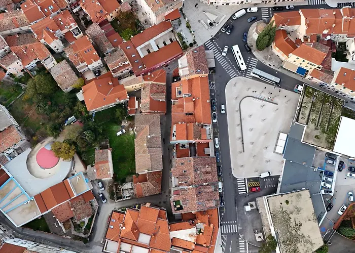 Zora 아파트 로비니