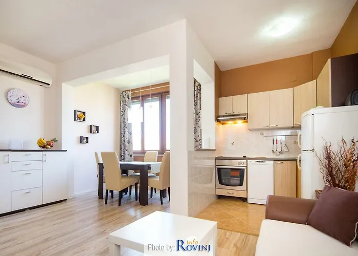 Zora Apartment